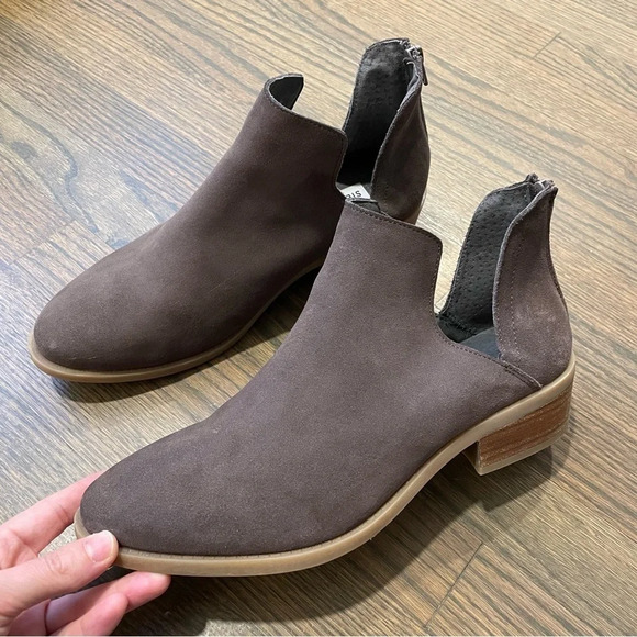 Steve Madden Laramie Suede Ankle Booties size 10 Back Zipper - Picture 1 of 11